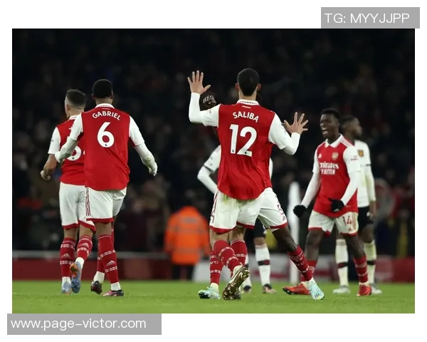 天空消息伯恩利盯上西汉姆中场普劳斯作为库伦替代人选